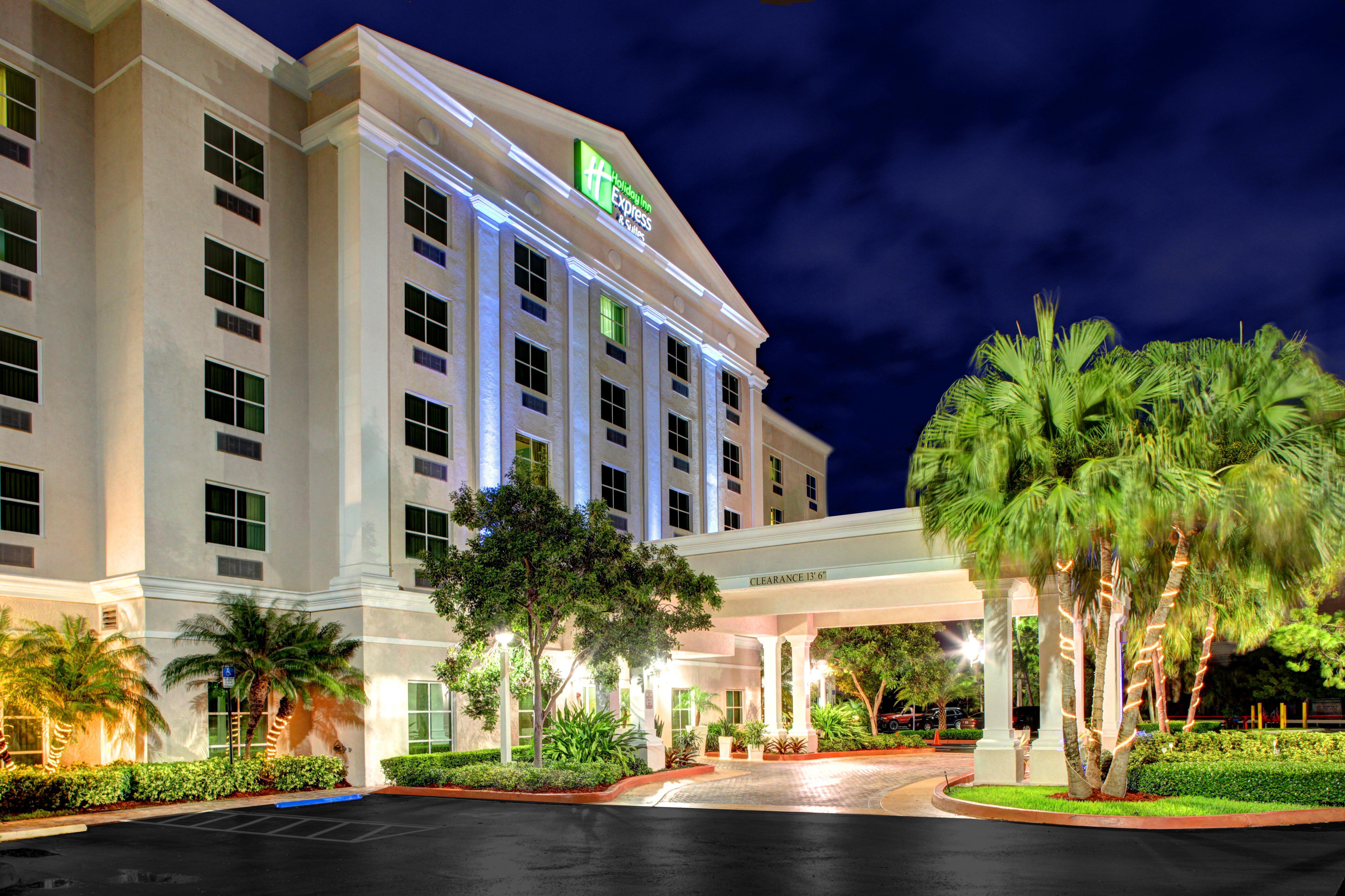 Holiday Inn Express & Suites Miami Kendall, An Ihg Hotel Exterior photo